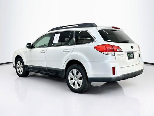 Satin White Pearl 2010 Subaru Outback 2.5 i Premium