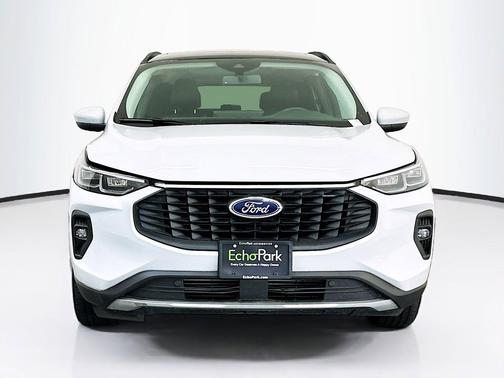 Star White Metallic Tri-Coat 2025 Ford Escape Platinum