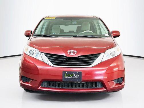 2014 Toyota Sienna LE