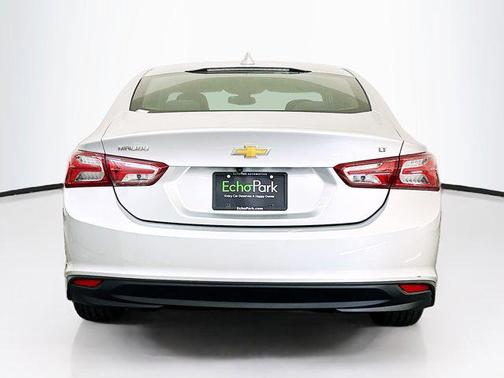 Silver Ice Metallic 2021 Chevrolet Malibu FWD LT