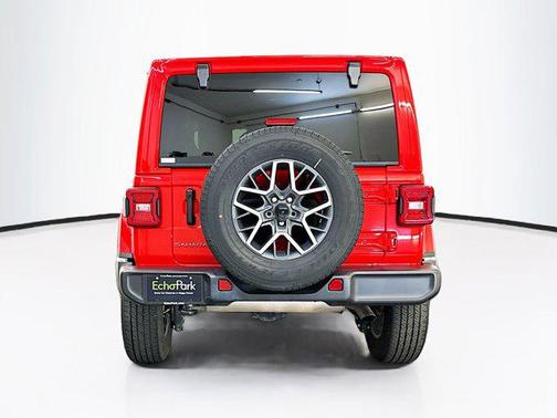 Firecracker Red Clearcoat 2025 Jeep Wrangler 4-Door Sahara 4x4