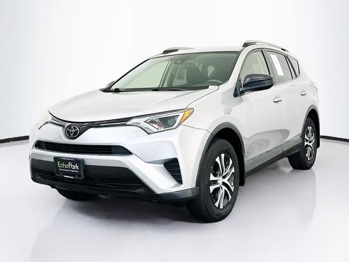 Silver Sky Metallic 2018 Toyota RAV4 LE