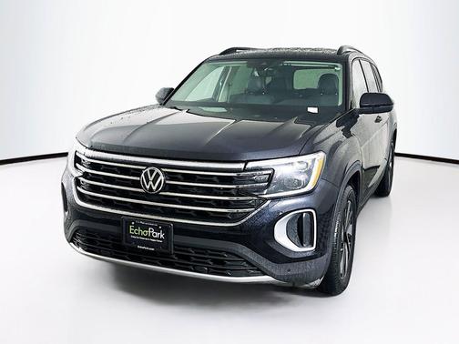 Deep Black Pearl 2025 Volkswagen Atlas 2.0T SE w/Technology 4MOTION