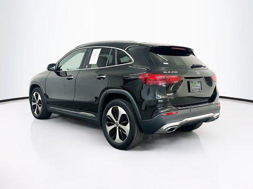 Night Black 2025 Mercedes-Benz GLA 250 4MATIC