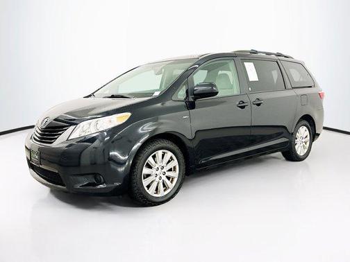 2017 Toyota Sienna LE
