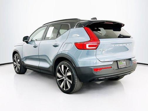 2021 Volvo XC40 Recharge Pure Electric P8