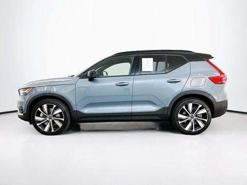 2021 Volvo XC40 Recharge Pure Electric P8
