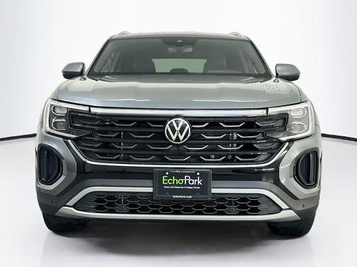 Platinum Gray Metallic 2025 Volkswagen Atlas Cross Sport 2.0T SE w/Technology 4MOTION