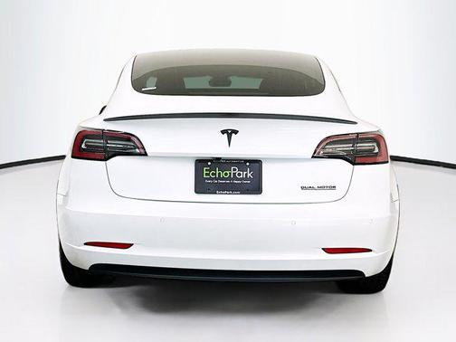 Pearl White Multi-Coat 2022 Tesla Model 3 Performance