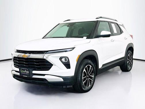 Summit White 2025 Chevrolet Trailblazer LT