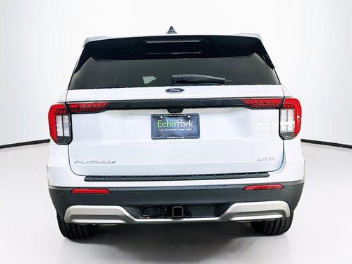 Space White Metallic 2025 Ford Explorer Platinum