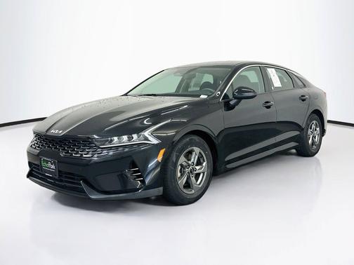 Ebony Black 2022 Kia K5 LXS