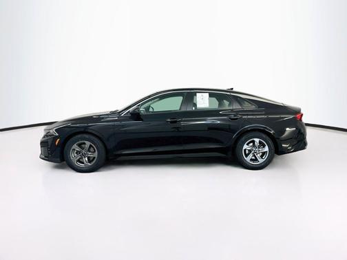 Ebony Black 2022 Kia K5 LXS