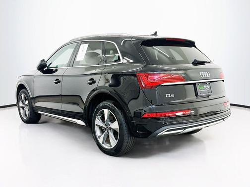 Brilliant Black 2023 Audi Q5 40 Premium Plus