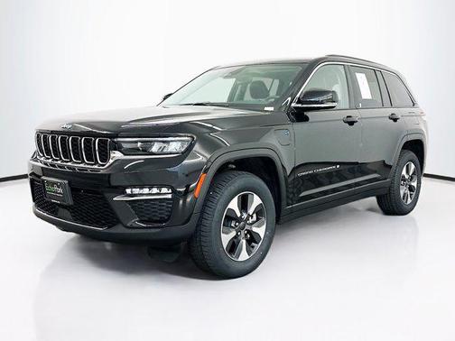 Diamond Black Crystal Pearlcoat 2023 Jeep Grand Cherokee 4xe Base