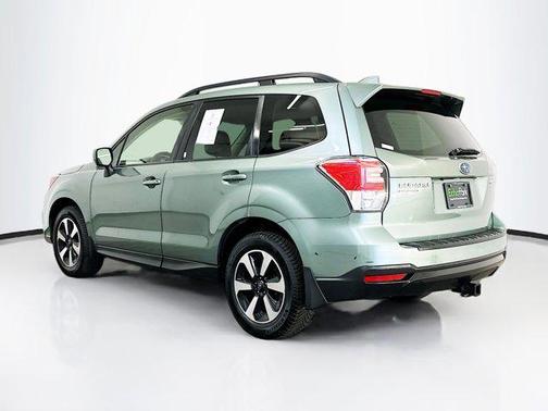 Jasmine Green Metallic 2018 Subaru Forester 2.5i Premium