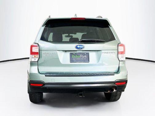 Jasmine Green Metallic 2018 Subaru Forester 2.5i Premium