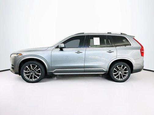 2017 Volvo XC90 T6 Momentum