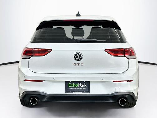 Opal White Pearl 2023 Volkswagen Golf GTI 2.0T SE DSG