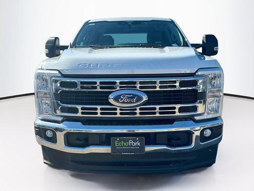 Oxford White 2025 Ford F-250 XLT
