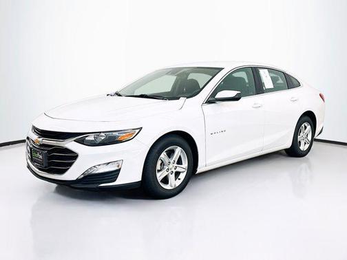 Summit White 2024 Chevrolet Malibu FWD 1LT