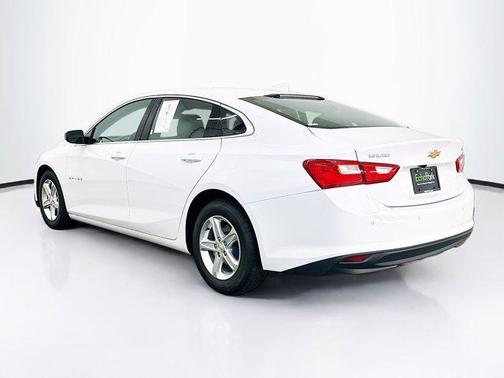 Summit White 2024 Chevrolet Malibu FWD 1LT