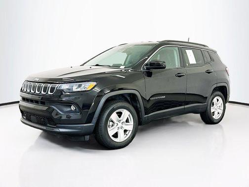 Diamond Black Crystal Pearlcoat 2022 Jeep Compass Latitude