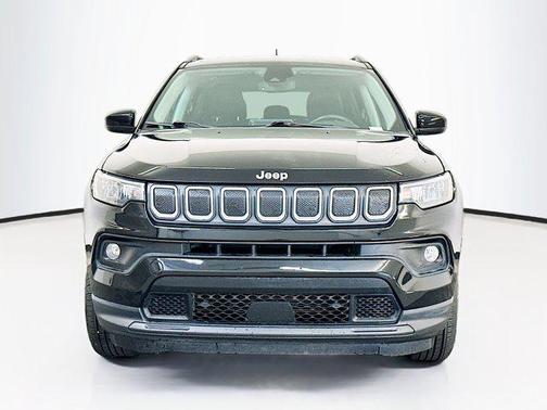 Diamond Black Crystal Pearlcoat 2022 Jeep Compass Latitude