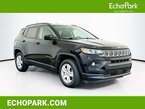 Diamond Black Crystal Pearlcoat 2022 Jeep Compass Latitude