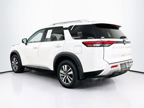 2024 Nissan Pathfinder SL 4WD