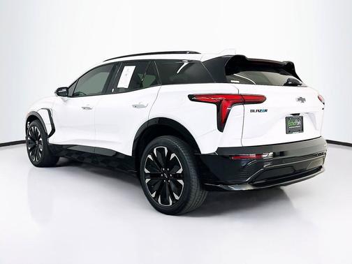 Summit White 2024 Chevrolet Blazer EV eAWD RS