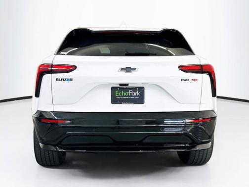 Summit White 2024 Chevrolet Blazer EV eAWD RS