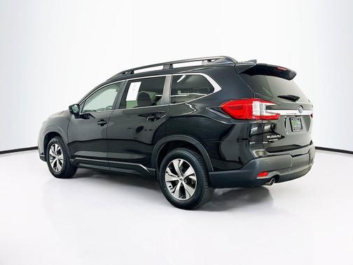 Crystal Black Silica 2025 Subaru Ascent Premium 7-Passenger