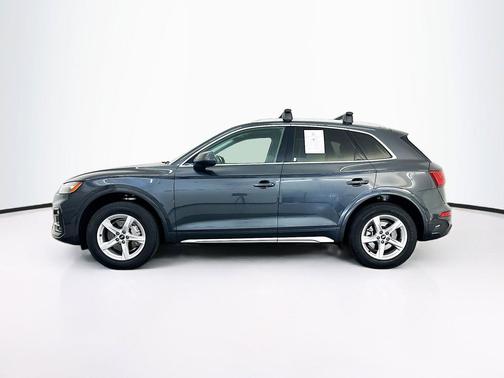 Manhattan Gray Metallic 2023 Audi Q5 40 Premium