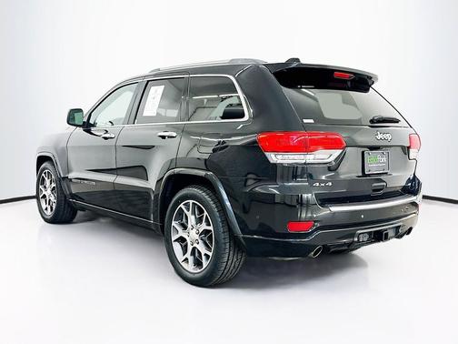 Diamond Black Crystal Pearlcoat 2020 Jeep Grand Cherokee Overland