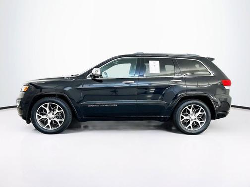 Diamond Black Crystal Pearlcoat 2020 Jeep Grand Cherokee Overland