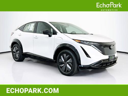 Everest White Pearl Tricoat 2024 Nissan ARIYA ENGAGE
