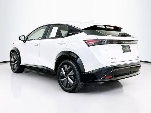 Everest White Pearl Tricoat 2024 Nissan ARIYA ENGAGE