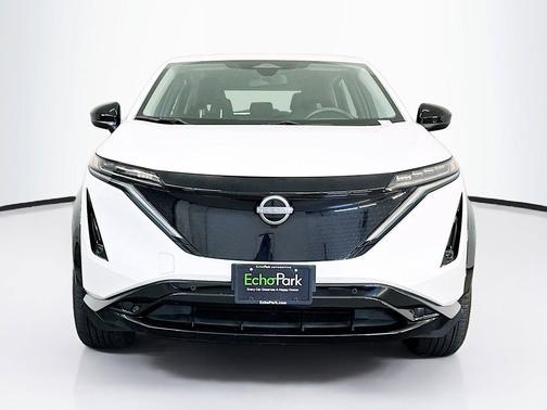 Everest White Pearl Tricoat 2024 Nissan ARIYA ENGAGE