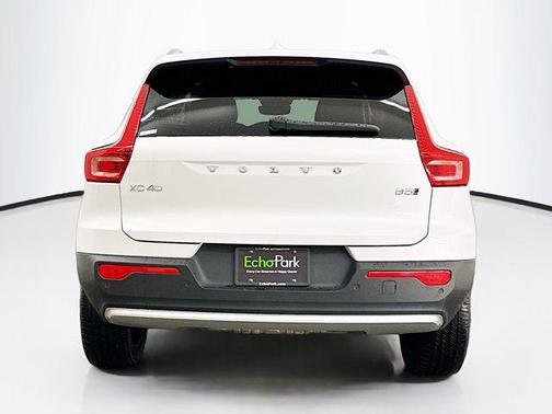 2025 Volvo XC40 B5 Plus Bright Theme
