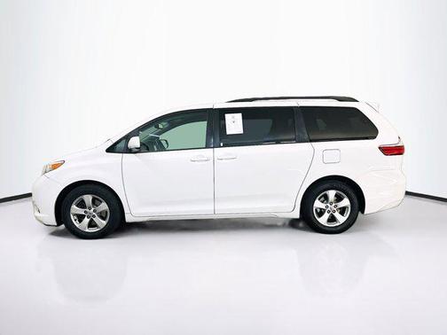 2016 Toyota Sienna LE