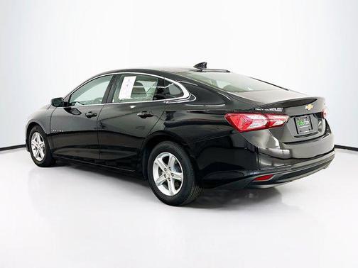 Mosaic Black Metallic 2022 Chevrolet Malibu FWD LT