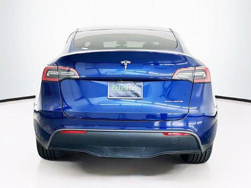 2022 Tesla Model Y Long Range Dual Motor All-Wheel Drive