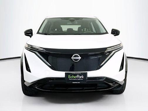 Everest White Pearl Tricoat 2024 Nissan ARIYA ENGAGE+