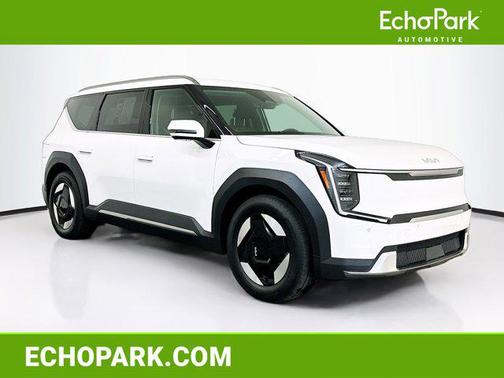 Snow White Pearl 2024 Kia EV9 Wind