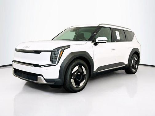 Snow White Pearl 2024 Kia EV9 Wind
