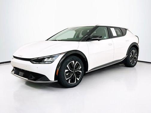 Snow White Pearl 2024 Kia EV6 Wind