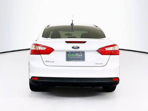 Oxford White 2013 Ford Focus S