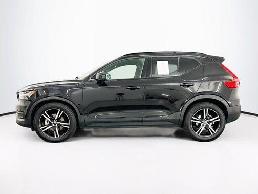 2021 Volvo XC40 T5 R-Design