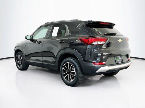 Mosaic Black Metallic 2024 Chevrolet Trailblazer LT